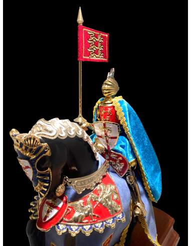 Armadura ecuestre miniatura, estandarte y escudo teutónico